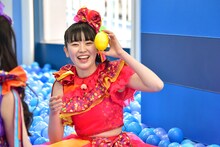 レモンを見つけた坂井仁香。