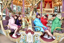 メリーゴーラウンドに乗るとき宣メンバー。