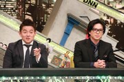 左から井戸田潤（スピードワゴン）、加藤シゲアキ（NEWS）。(c)フジテレビ