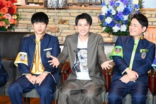 左から増田貴久（NEWS）、平野紫耀（King & Prince）、ノブ（千鳥）。(c)日本テレビ