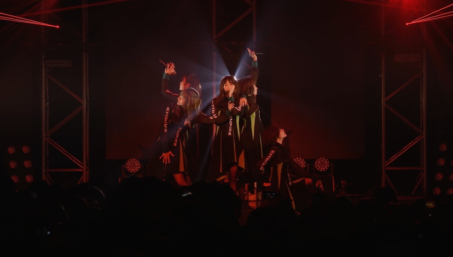 「EMPiRE / 2020.12.19 at Zepp DiverCity "EMPiRE'S GREAT ESCAPE TOUR FiNAL"」より。