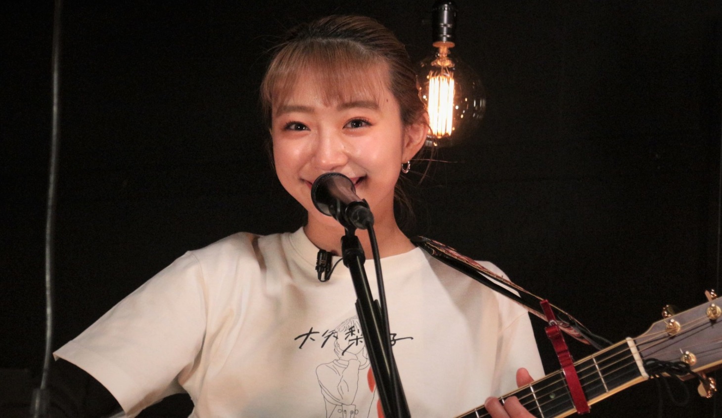 昨日4月3日に配信されたライブ「僕はまだ歌い続ける」のワンシーン。
