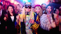 日本蒸留酒酒造組合CM「DJ KOO類、誕生」編より。