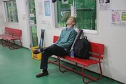 くつろぐよしあき。