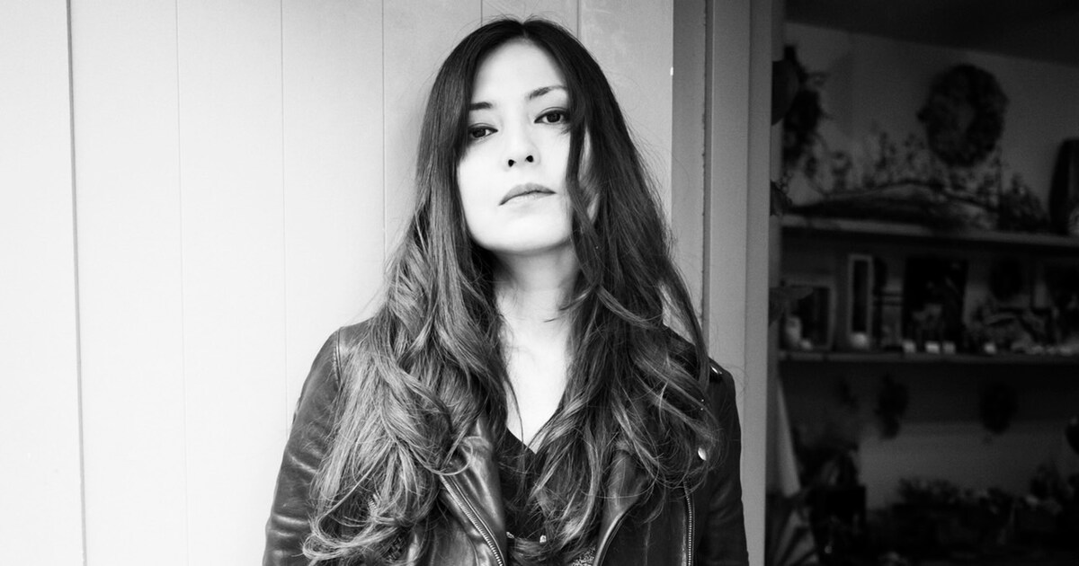 鈴木彩子がデビュー30周年記念ベストアルバムをリリース、自ら選んだ30 