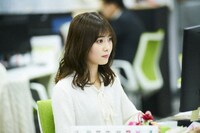 大宮亜希役の志田未来。(c)テレビ東京