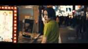 Sasanomaly「年中混乱中」MVのワンシーン。