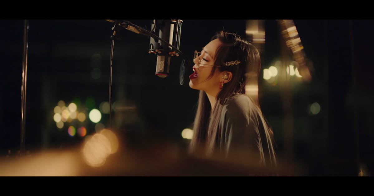 ちゃんみな「Never Grow Up」アコースティックVer.のスタジオ 