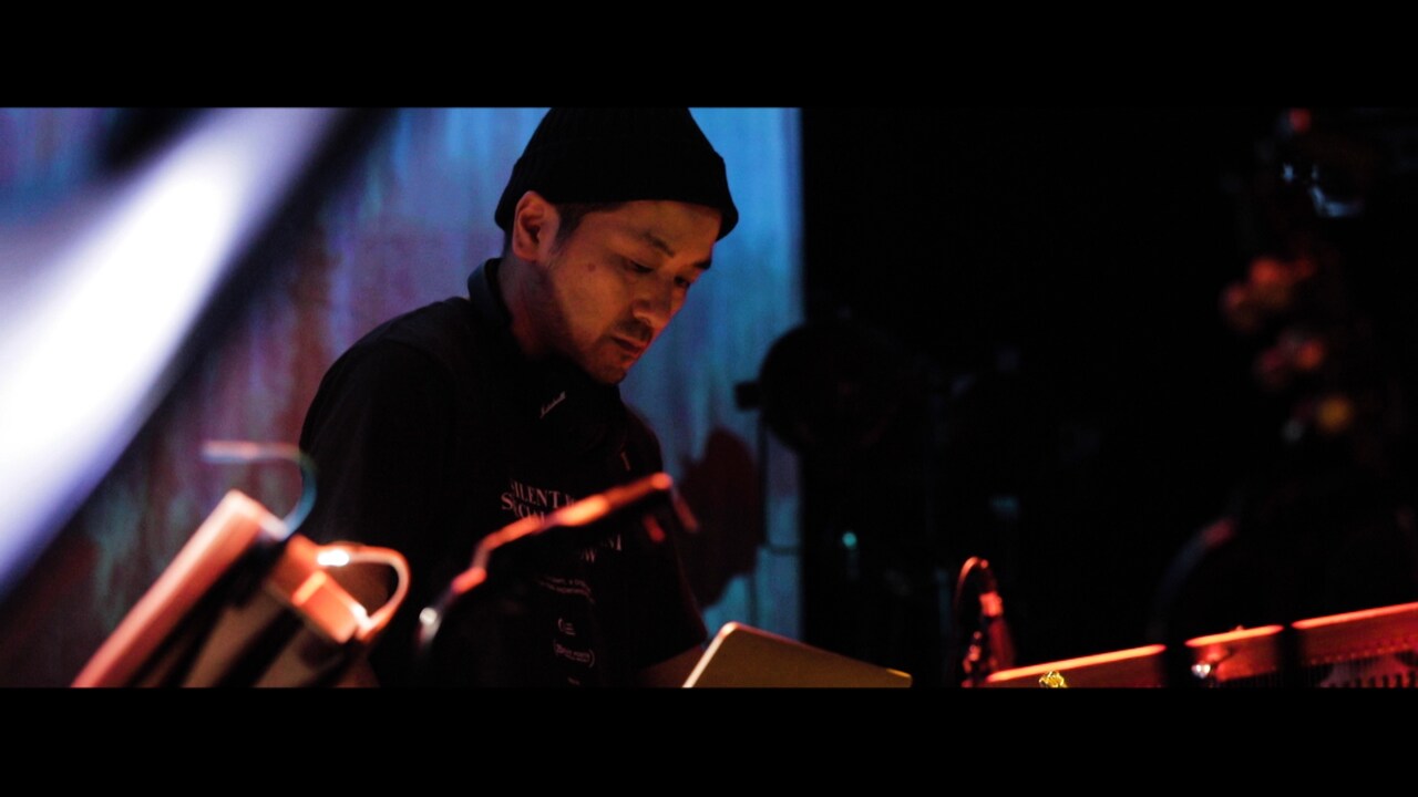 SILENT POETS「つかの間の気分転換に」、ライブ映画「SAVE THE DAY」を