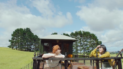 「GREEN JUKEBOX 旅編」のワンシーン。