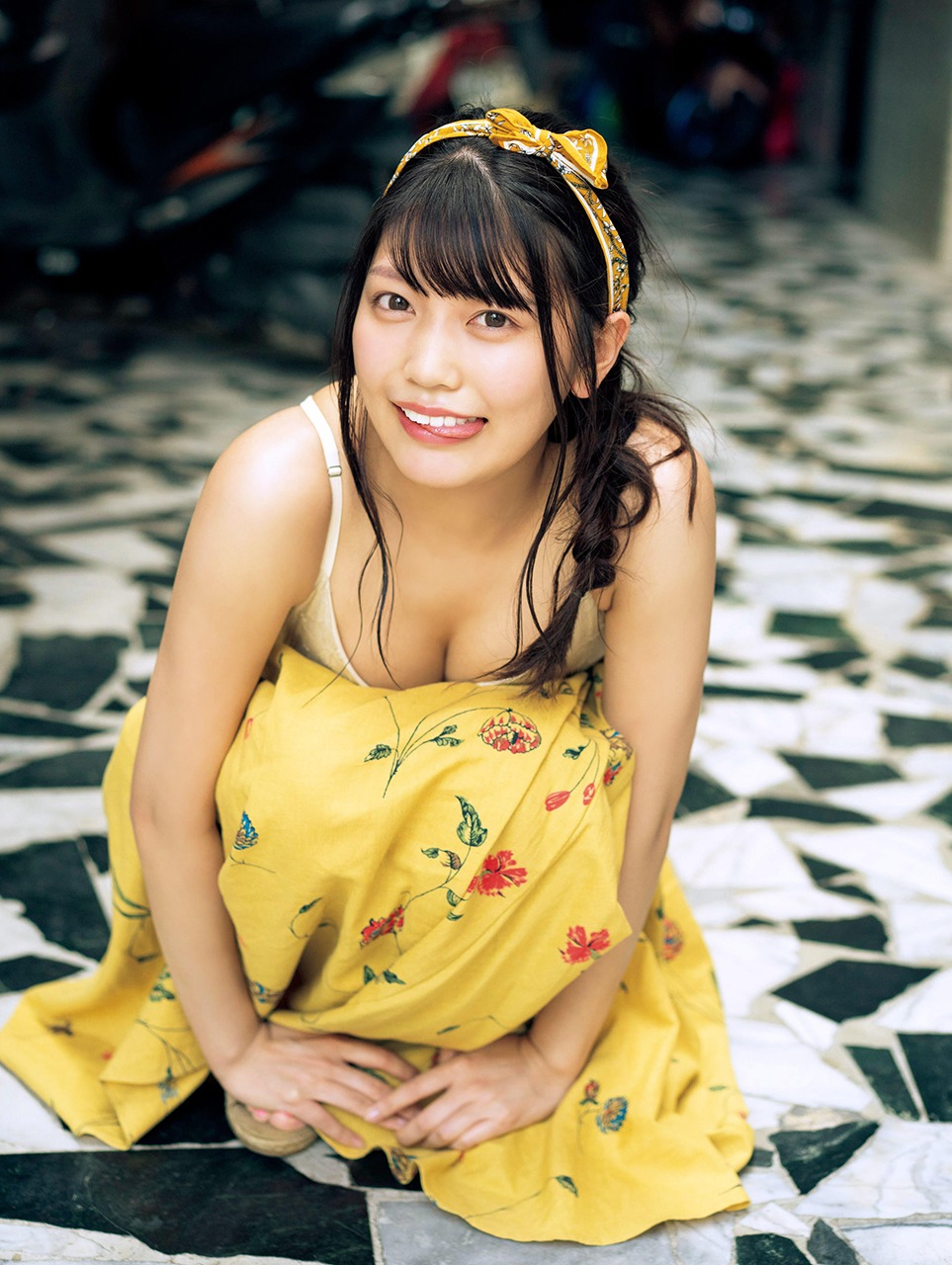 「松下玲緒菜1st写真集 いつまでも」より。