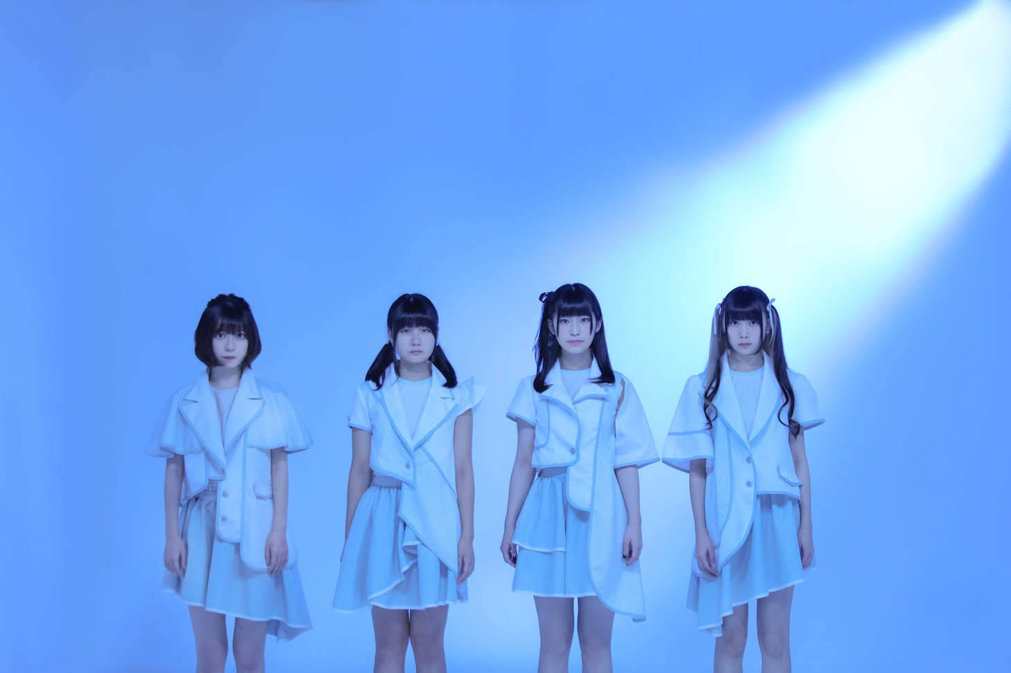 RAY。左から2番目が白川さやか。
