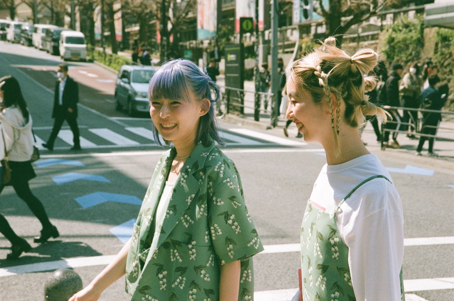「yarden+」第2弾ルックブックより。