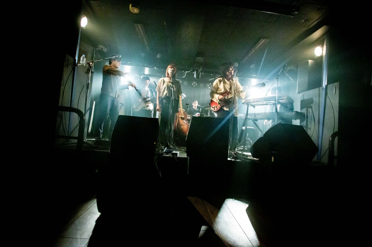 THEラブ人間、クアトロワンマン中止を受け別日に配信ライブ実施