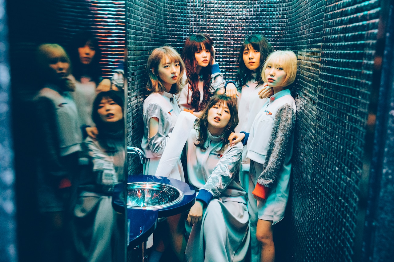 PIGGS。左から時計回りにUMI、SHELLME、BAN-BAN、CHIYO-P、プー・ルイ。