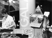 1985年11月に東京・CSV渋谷で行われたライブでのコンスタンスタワーズ。