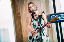 塩塚モエカ（Vo, G）