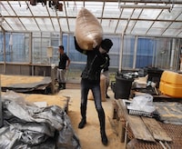 2019年9月に台風15号の被害を受けた千葉へボランティアに駆け付けたYOSHIKI。