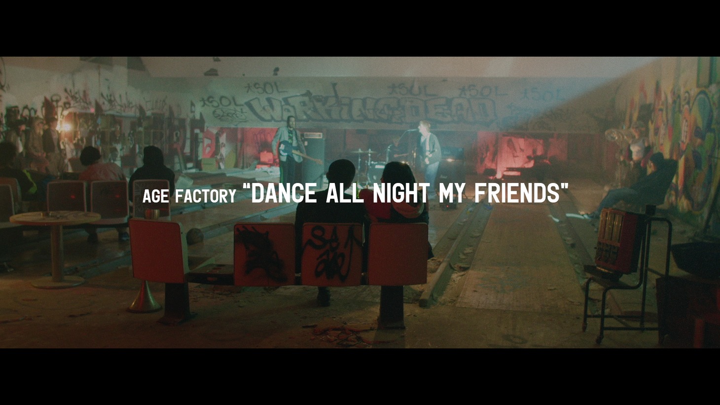Age Factory「Dance all night my friends」ミュージックビデオより。