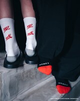 「『サンクチュアリ』×『NEMES』×『JOURNAL STANDARD』」ルックより。