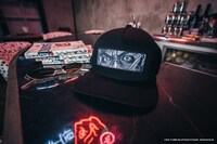 「『サンクチュアリ』×『NEMES』×『JOURNAL STANDARD』」ルックより。