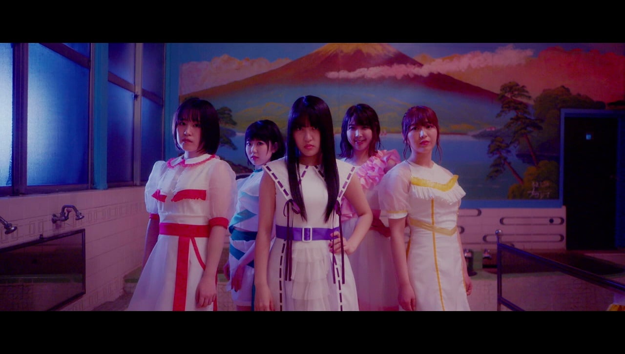 ワルキューレが銭湯やキャバレーで踊る「未来はオンナのためにある」MV公開