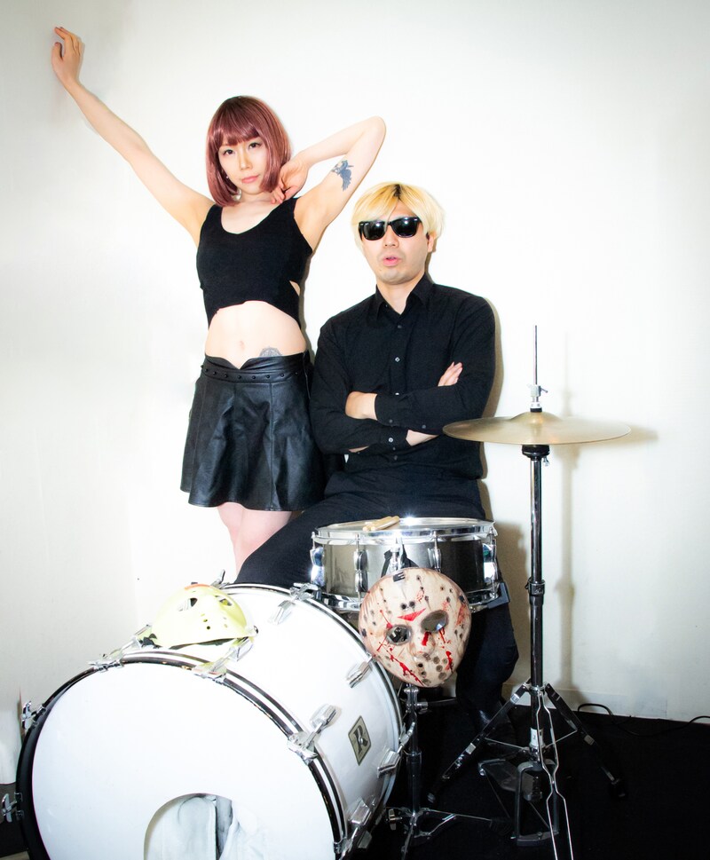 人気画像1位は「KING BROTHERSゾニーとこけしDollバッチが結婚『最高にロックな家庭を作ります』」より、中鉢優香（こけしDoll）とゾニ－（KING BROTHERS）。