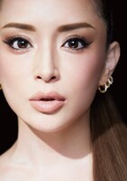 人気画像9位は「浜崎あゆみの『A Song for ××』15連発」より、浜崎あゆみ。