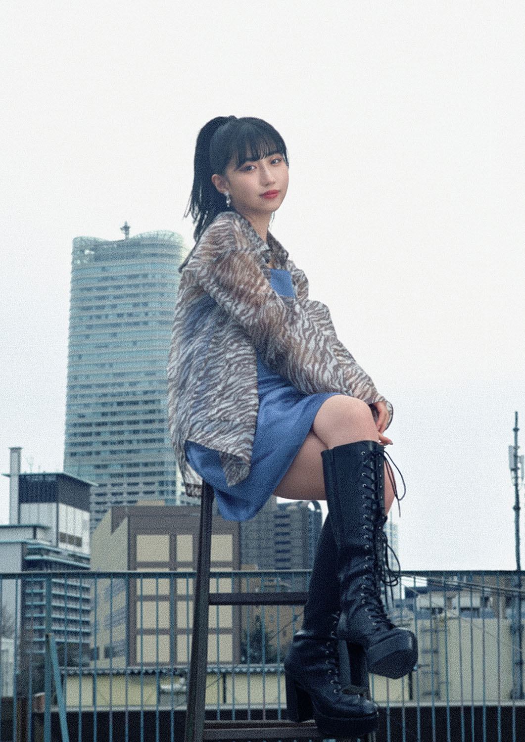 eillがソウルフルなファンクナンバー「FAKE LOVE/」リリース、ツアー振替公演発表