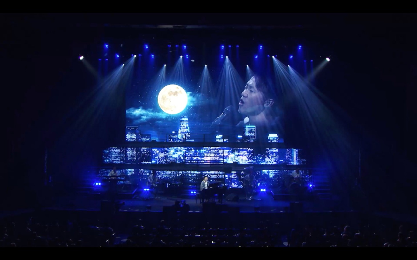「ナオト・インティライミ「まんげつの夜」LIVE Ver. (From ナオト・インティライミ TOUR 2019 ～新しい時代の幕開けだ！バンダ、ダンサー、全部入り！欲しかったんでしょ？この感じ！～) 」サムネイル。