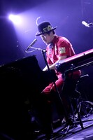 スキマスイッチ「SUKIMASWITCH TOUR 2019～2020 POPMAN'S CARNIVAL Vol.2」の様子。（撮影：岩佐篤樹）