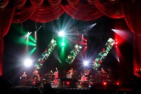 スキマスイッチ「SUKIMASWITCH TOUR 2019～2020 POPMAN'S CARNIVAL Vol.2」の様子。（撮影：岩佐篤樹）