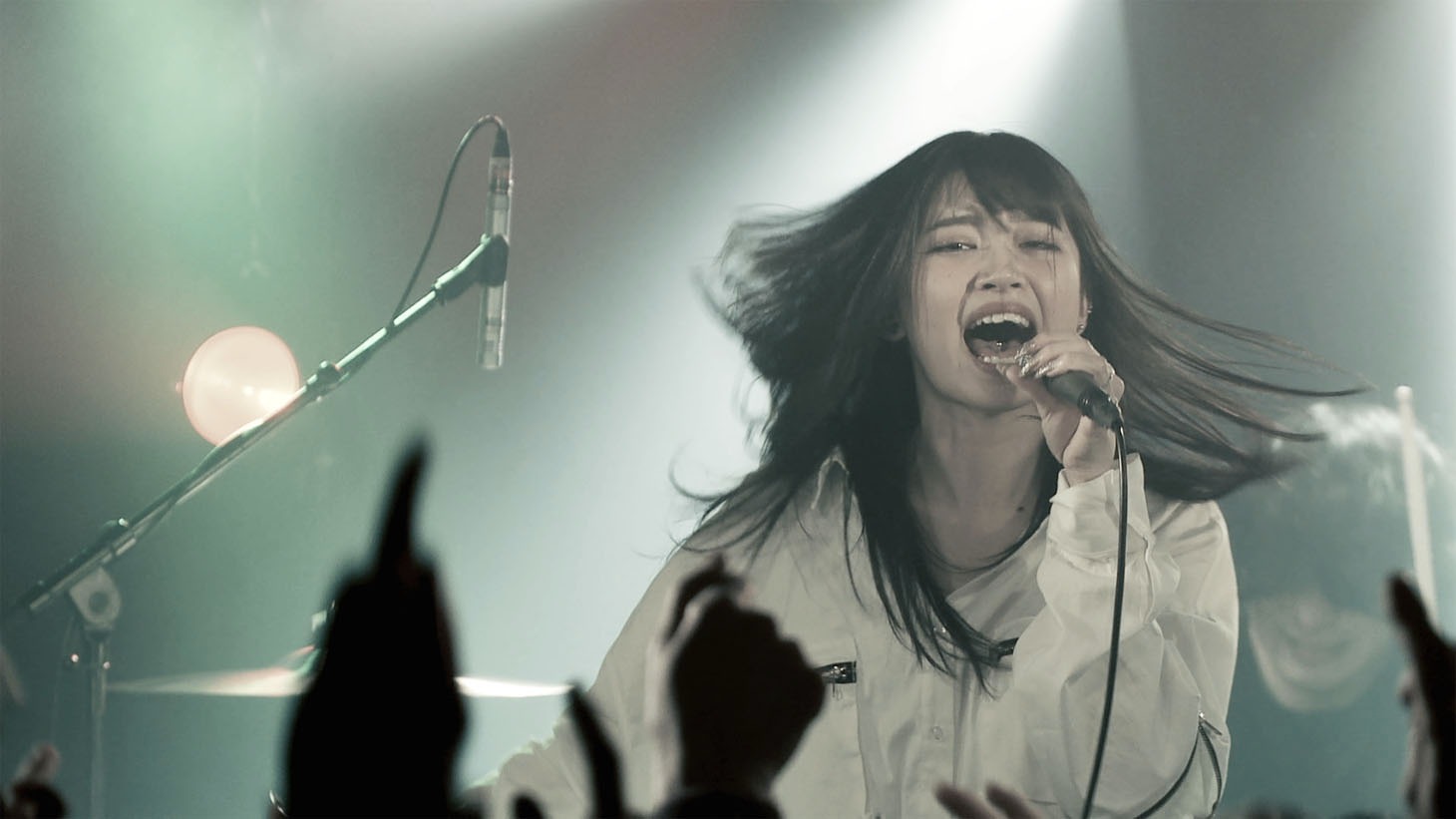BRATS「Ms. Downer」MVより。