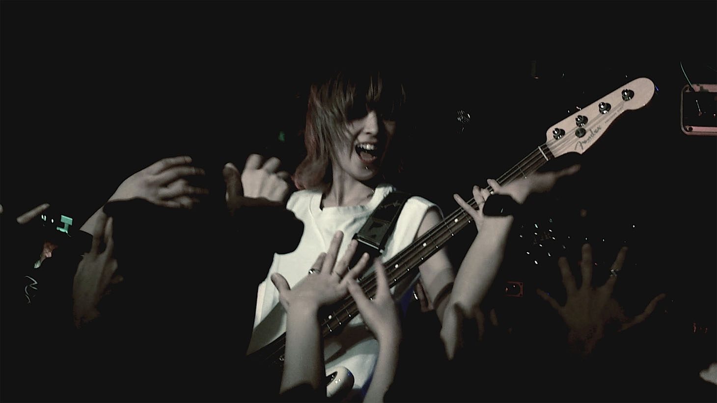 BRATS「Ms. Downer」MVより。