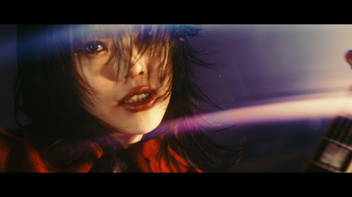 BiSH「TOMORROW」ミュージックビデオのワンシーン。