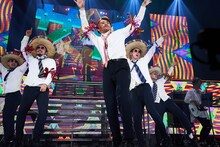 ナオト・インティライミ「My Great Days」ライブ映像のワンシーン。