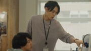 マウントレーニア新テレビCM「ほどいて、すすめ。」編のワンシーン。