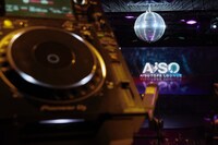 東京・AiSOTOPE LOUNGEの様子。