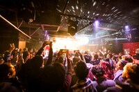 東京・AiSOTOPE LOUNGEの様子。