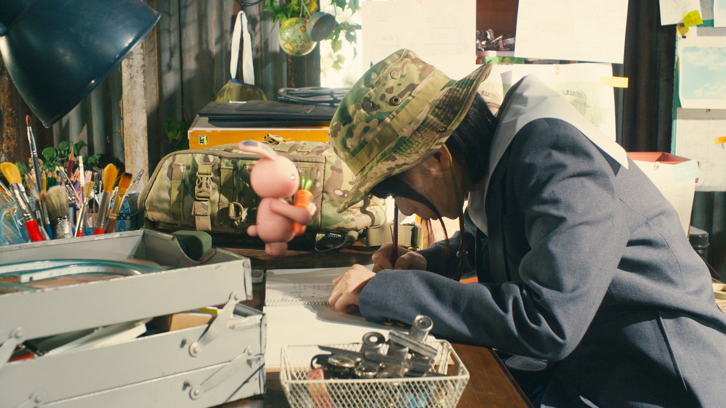 ドラマ「映像研には手を出すな！」メイキング映像第6弾より。(c)2020 「映像研」実写ドラマ化作戦会議 (c)2016 大童澄瞳／小学館