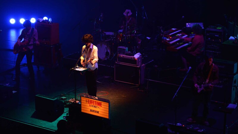 GRAPEVINE「IN A LIFETIME」の様子。