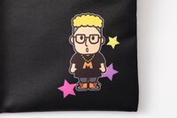 「HELLO MANDY ★ SANRIO CHARACTERS」サコッシュにあしらわれたハローメンディー。