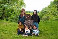 人気画像2位は「元℃-ute岡井千聖『岡井家』で再始動、FC限定Zoom飲み会開催」より、岡井家。