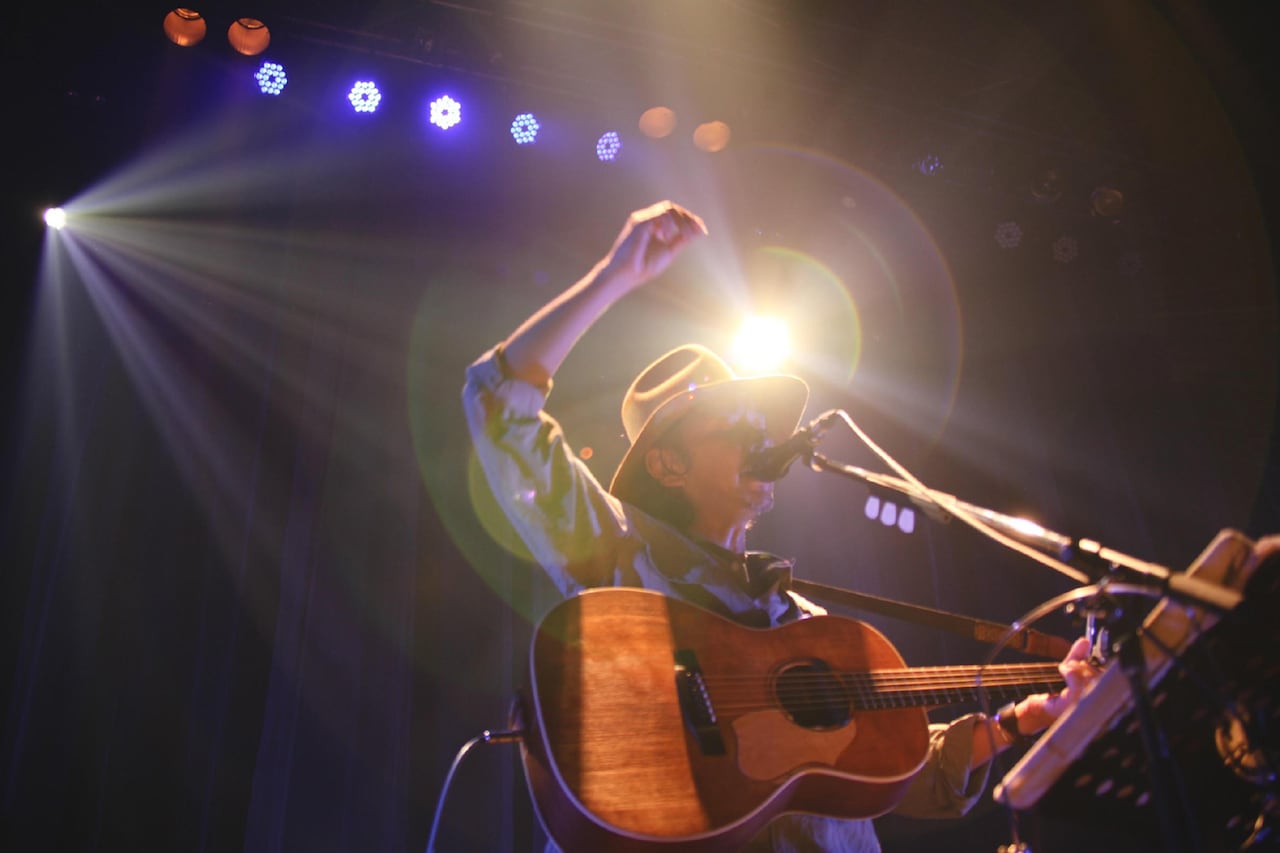 Caravanがビル・ウィザースへの思い込めた新曲配信、月末にコンセプチュアルな配信ライブ2DAYS