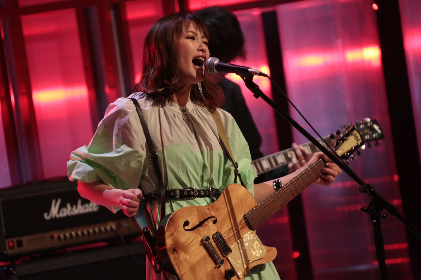 長屋晴子（緑黄色社会 / Vo, G）（写真提供：NHK）