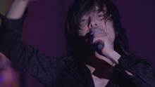 宮本浩次「『冬の花』～『Do you remember?』」ライブ映像のワンシーン。