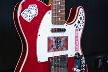 すぅ（SILENT SIREN）のテレキャスター。