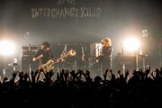 浅井健一 & THE INTERCHANGE KILLS「BLOOD SHIFT TOUR 2019」の様子。（撮影：岩佐篤樹）