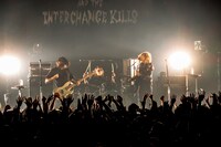 浅井健一 & THE INTERCHANGE KILLS「BLOOD SHIFT TOUR 2019」の様子。（撮影：岩佐篤樹）