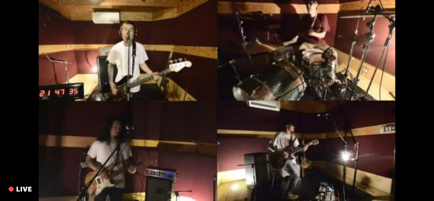 COUNTRY YARDの配信ライブの模様。